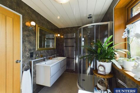 Master En-Suite
