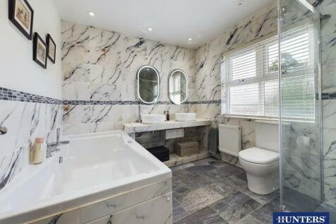 Master En-Suite