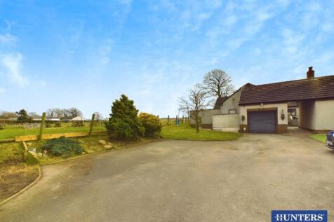 Front Driveway/Parking