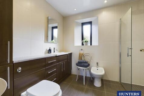 Master En-Suite