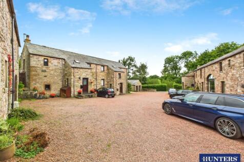 Front Courtyard/Parking