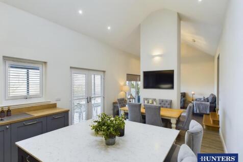 Island Dining Area