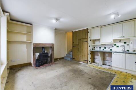 Living Room/Kitchen