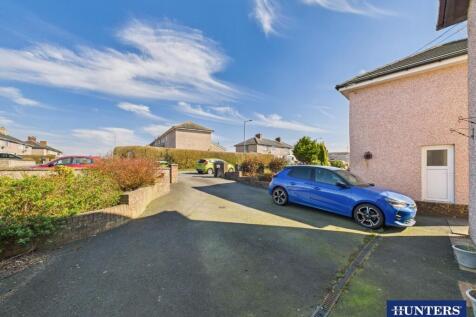Front Garden/Driveway