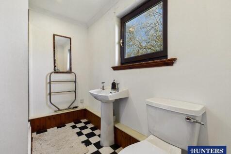 Shower Room (First Floor)