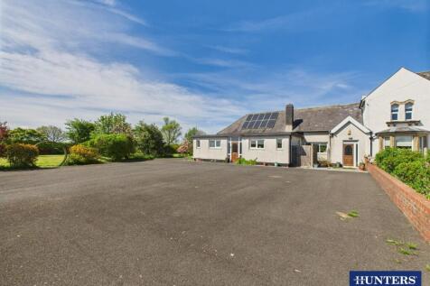Driveway/Parking
