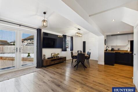 Kitchen, Dining &amp; Family Room