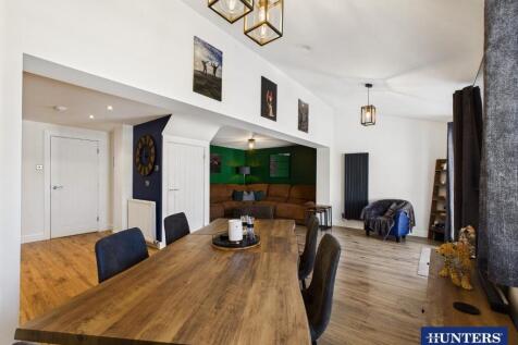 Kitchen, Dining &amp; Family Room