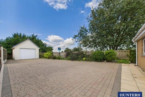 Driveway/Garage
