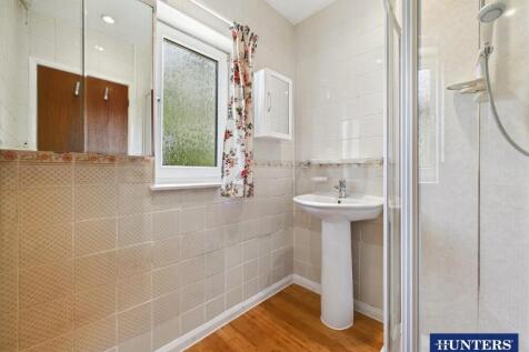 Shower Room (First Floor)