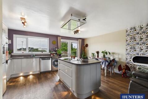 Kitchen/Dining Area