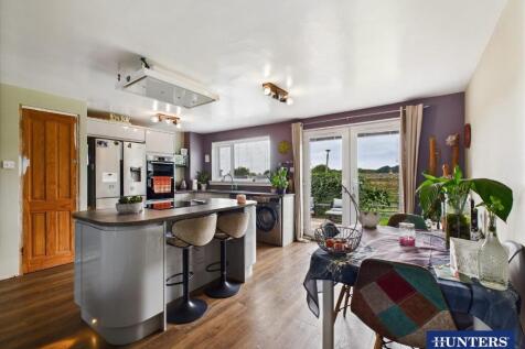 Kitchen/Dining Area