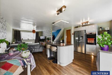 Kitchen/Dining Area