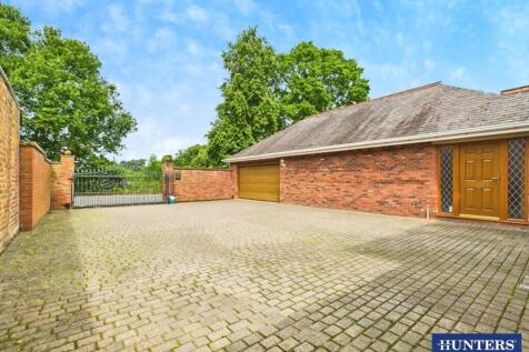 Driveway/Parking
