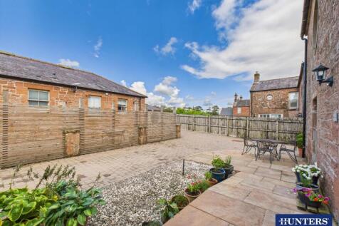 Driveway/Front Garden