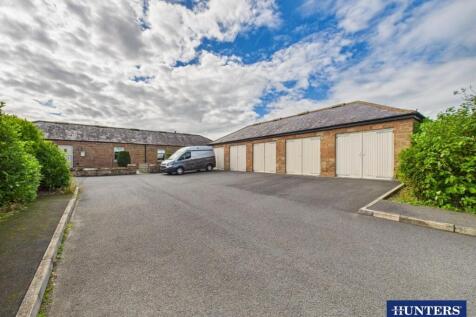 Garage/Courtyard