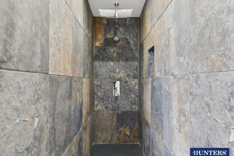 Master En-Suite