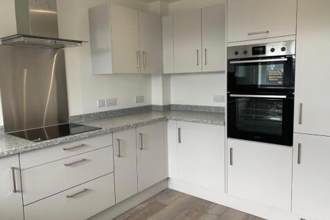 Kitchen b.jpg