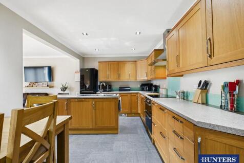 Dining Kitchen &amp; Family Room