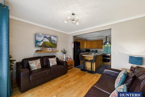 Dining Kitchen &amp; Family Room