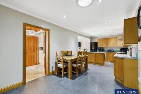 Dining Kitchen &amp; Family Room