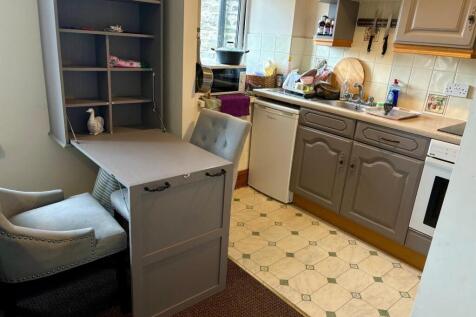 kitchen 2.jpg