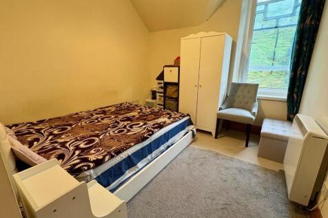 new bed pic 1.jpg