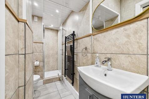Apt 4 Shower Room