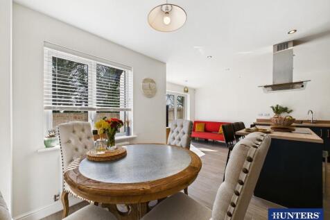 Kitchen/Living Area