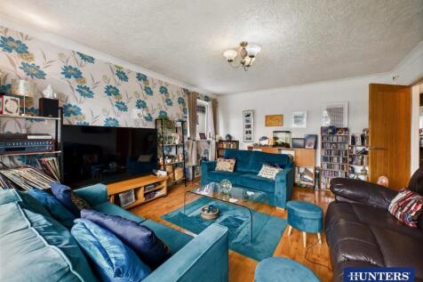 CAM05424G0-PR0028-STILL007.jpg