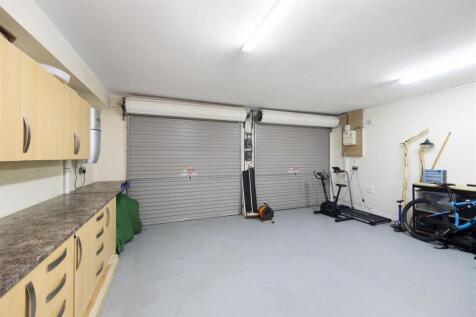 1_garage.jpg