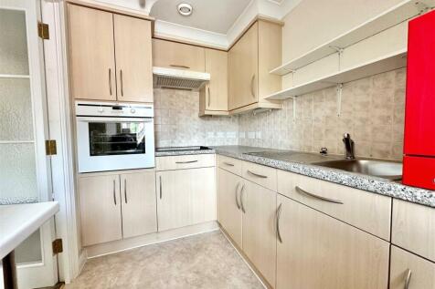 Kitchen2.jpg