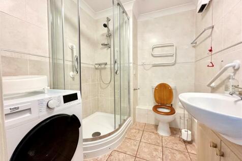 ShowerRoom.jpg