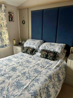 Bed1.jpg