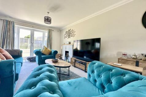 Lounge1.jpg