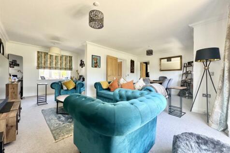 Lounge2.jpg