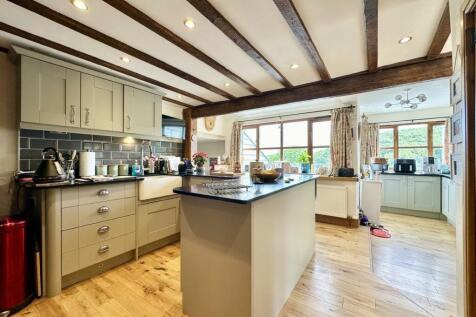 Kitchen1.jpg