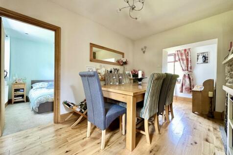 DiningRoom.jpg
