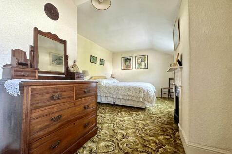 Bed1.jpg