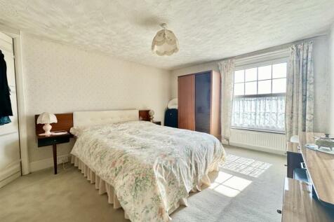 Bed3.jpg