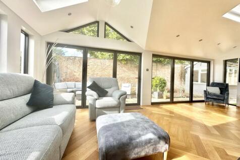 FamilyRoom.jpg
