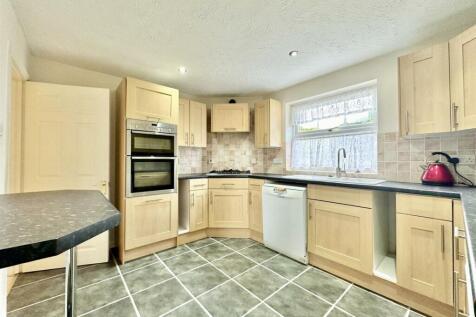 Kitchen1.jpg