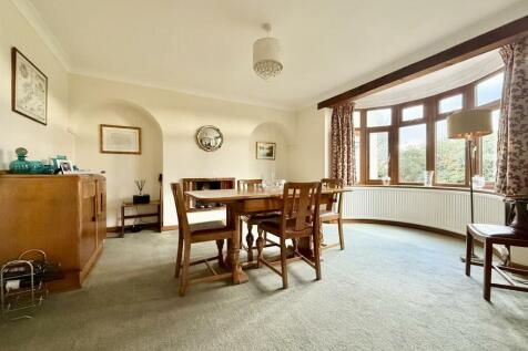 DiningRoom.jpg