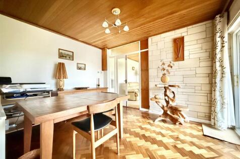 DiningRoom.jpg