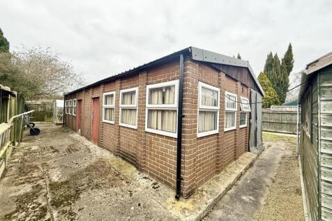 Outbuilding1.jpg
