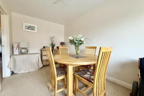 DiningRoom.jpg