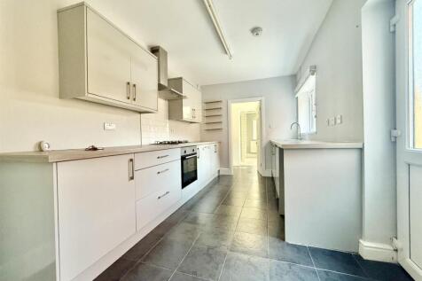 Kitchen1.jpg