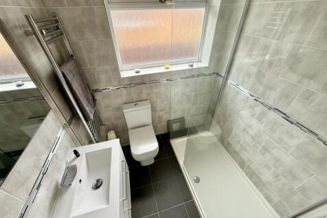 Showerroom.jpg