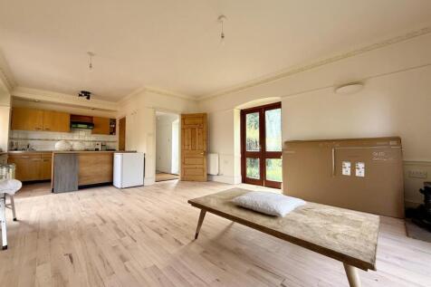 LivingRoom.jpg