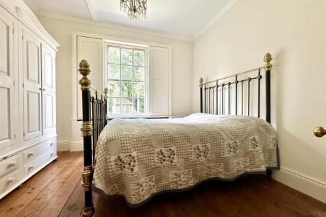 Bedroom1.jpg